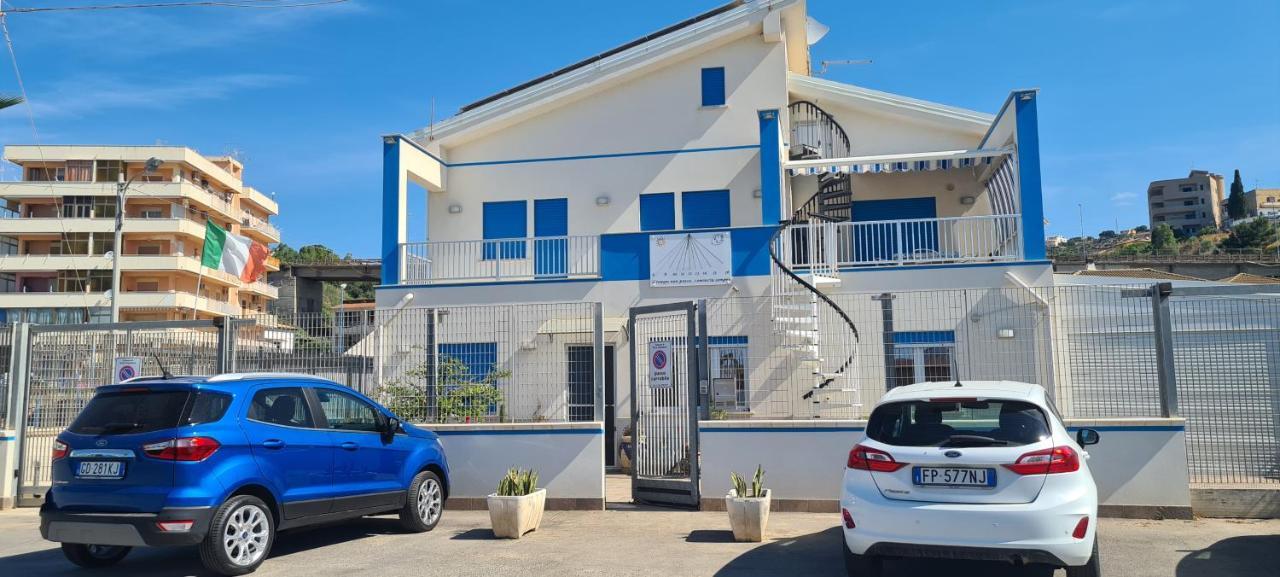 Villa Silvestro 恩佩多克莱港 外观 照片